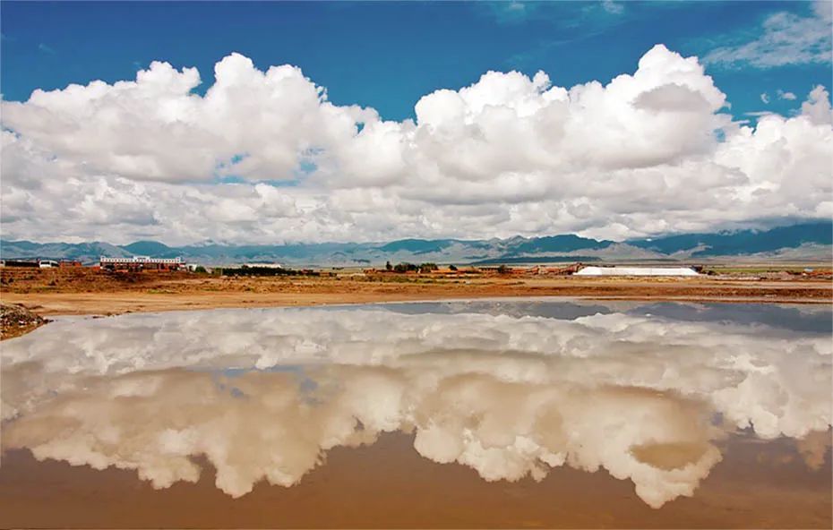 中国国庆假期外媒报道_中国旅游市场复苏_旅游黄金周的积极影响