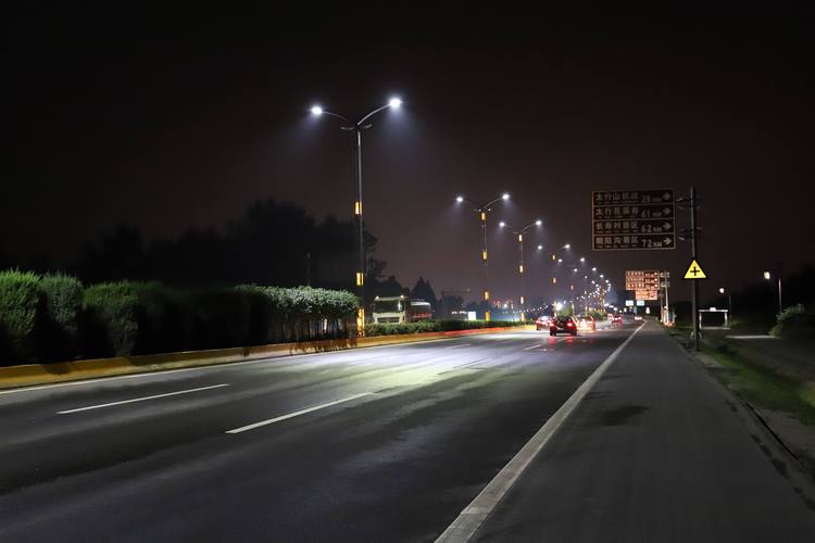 路灯选择标准_道路照明标准_路灯是最好的警察